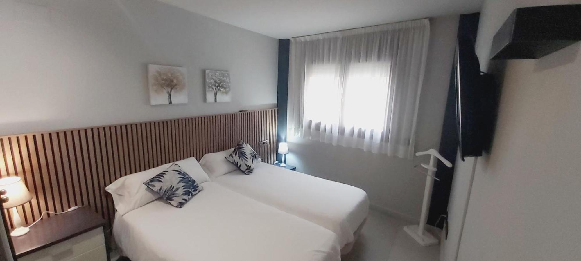 קמברילס Apartaments Voramar מראה חיצוני תמונה