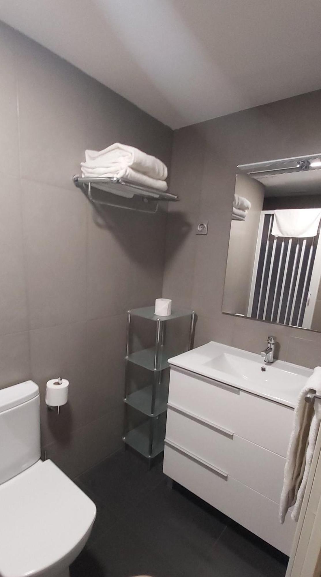 קמברילס Apartaments Voramar מראה חיצוני תמונה