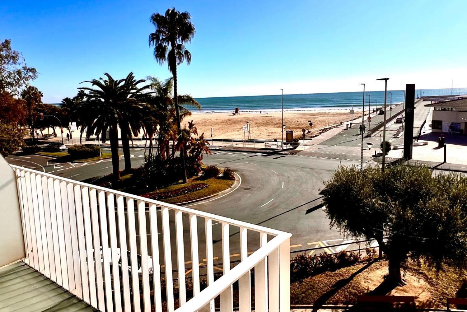 קמברילס Apartaments Voramar מראה חיצוני תמונה