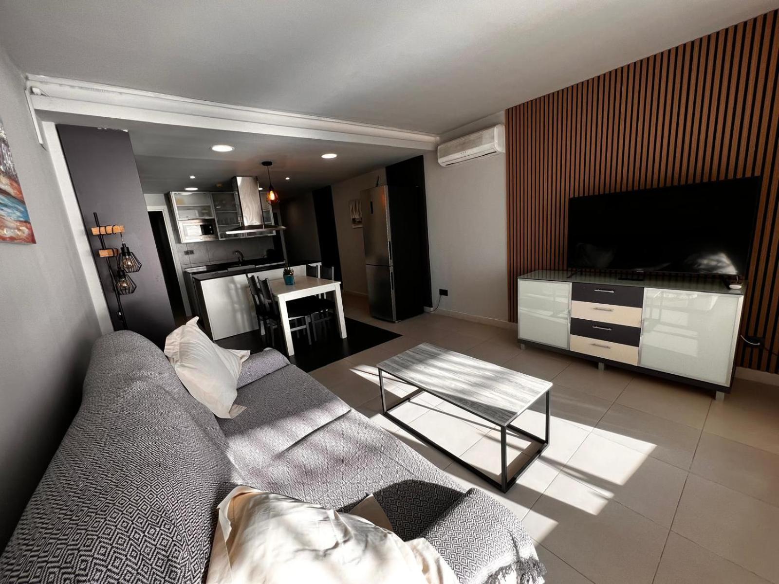 קמברילס Apartaments Voramar מראה חיצוני תמונה