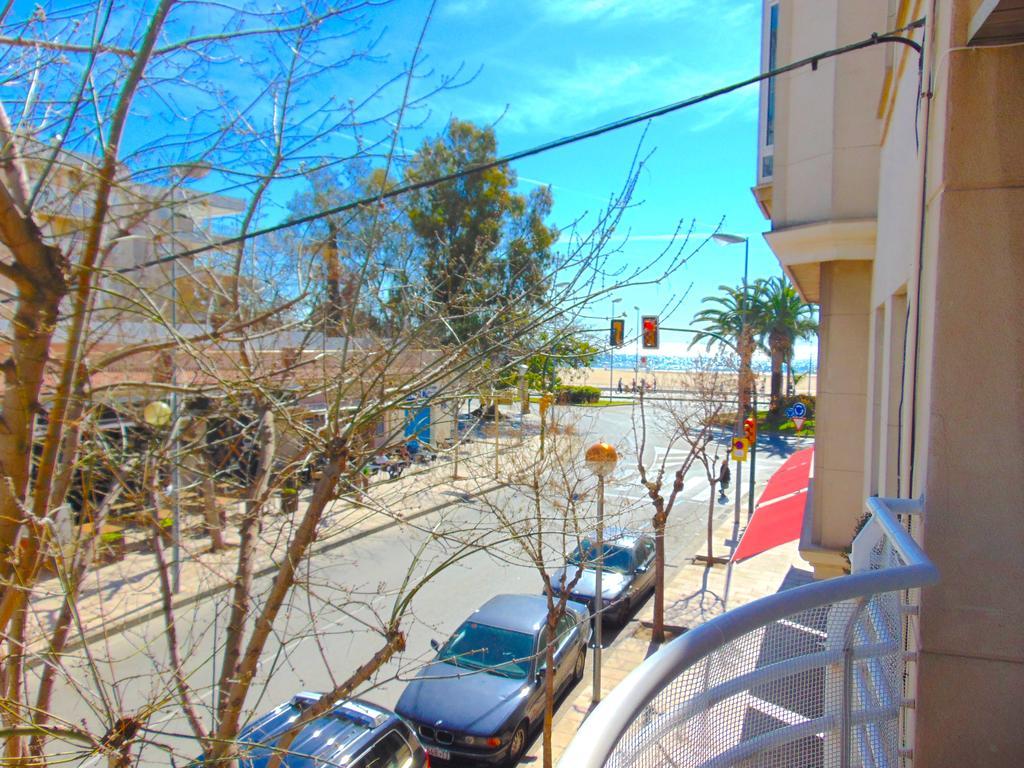 קמברילס Apartaments Voramar מראה חיצוני תמונה