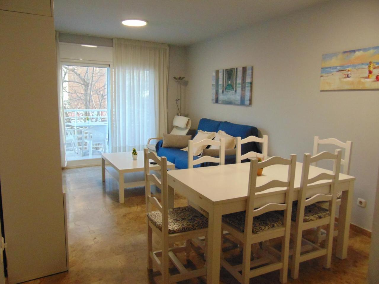 קמברילס Apartaments Voramar מראה חיצוני תמונה