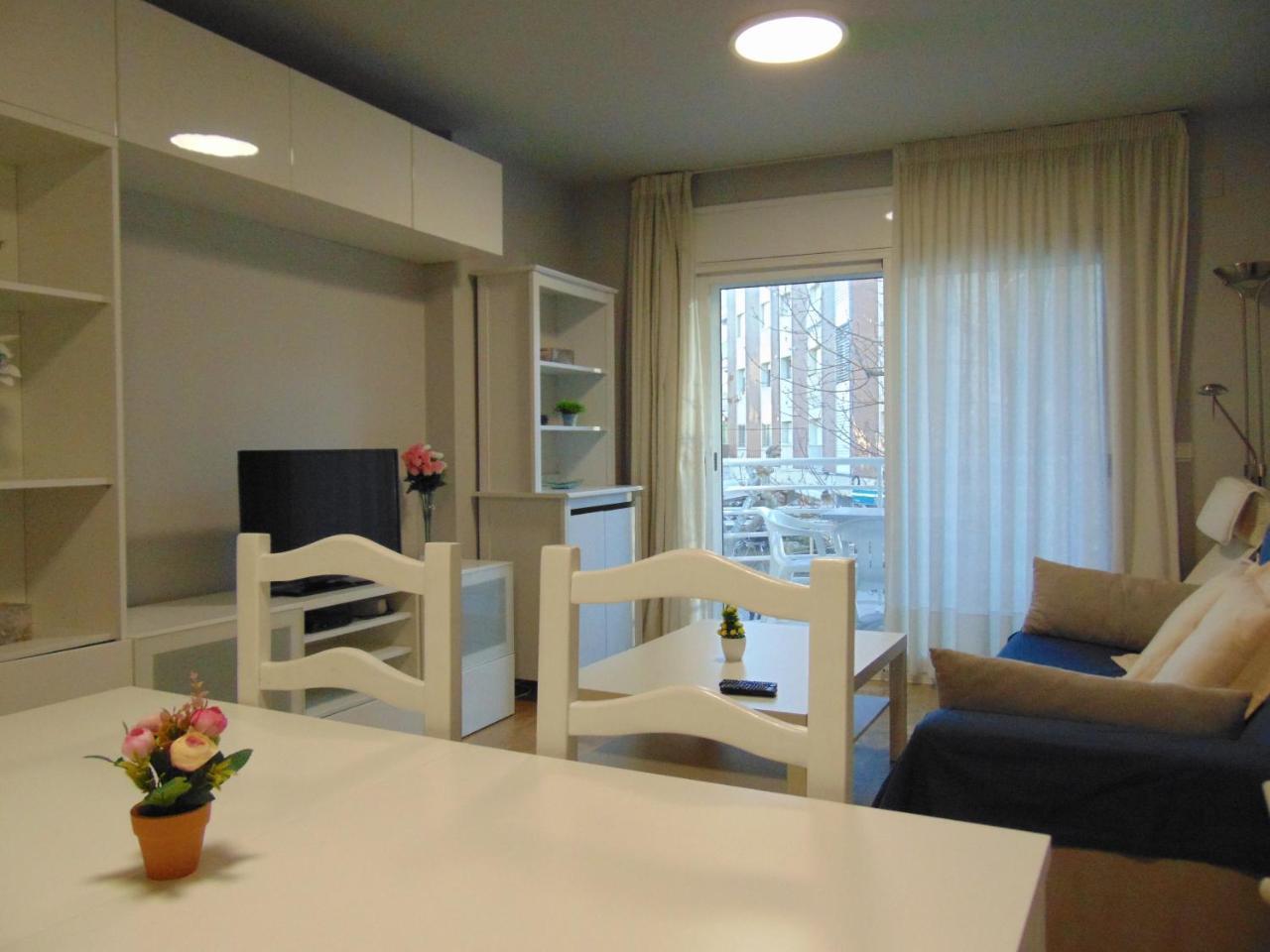 קמברילס Apartaments Voramar מראה חיצוני תמונה
