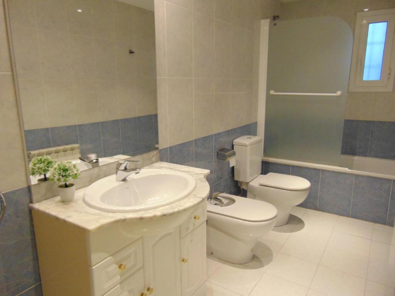 קמברילס Apartaments Voramar מראה חיצוני תמונה