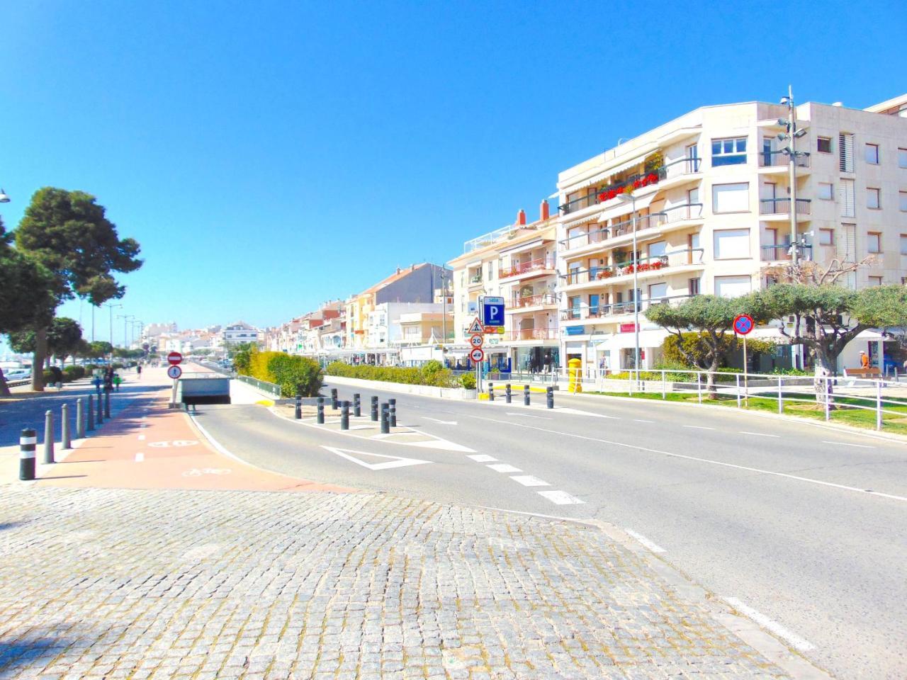 קמברילס Apartaments Voramar מראה חיצוני תמונה