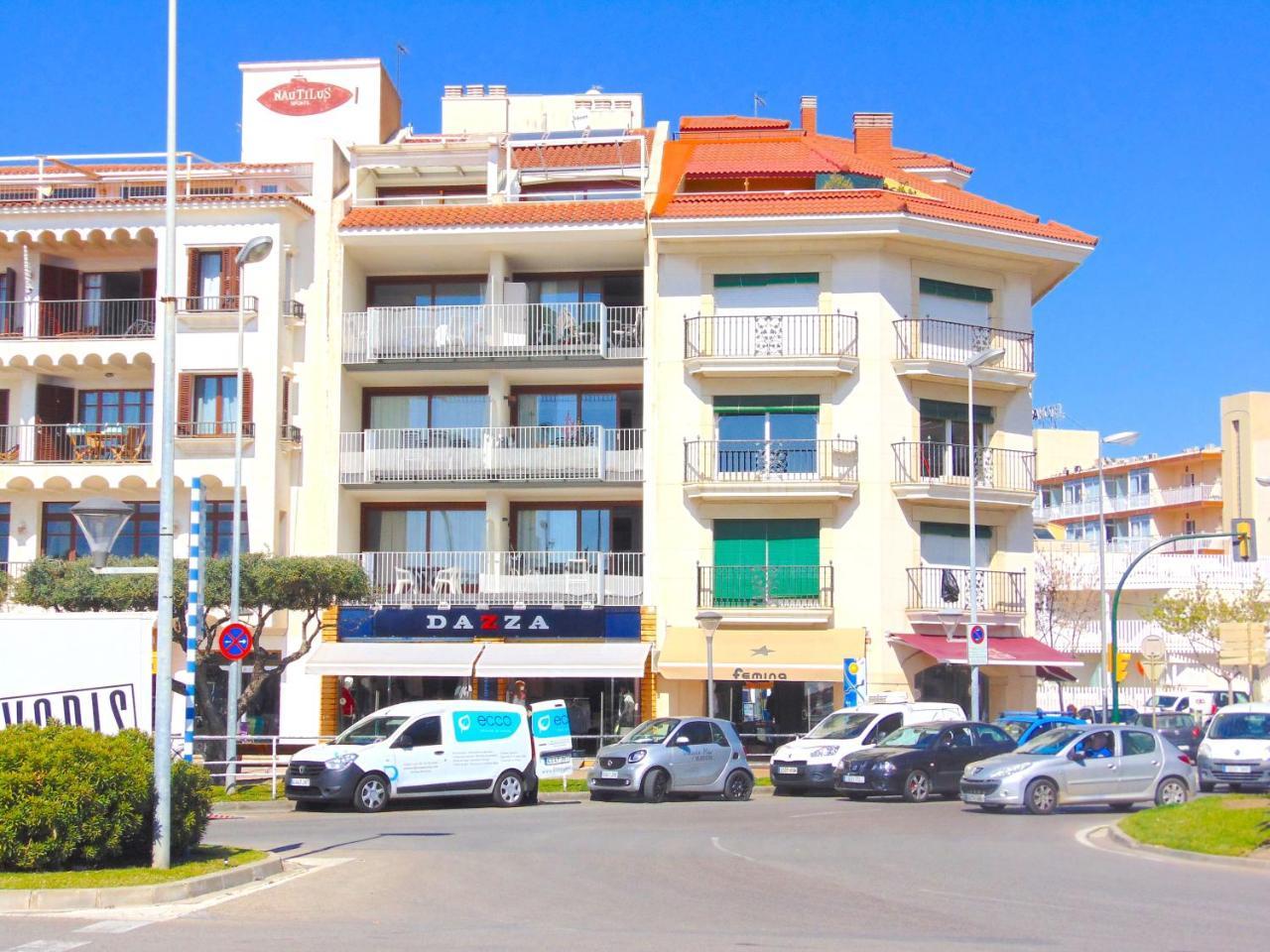 קמברילס Apartaments Voramar מראה חיצוני תמונה